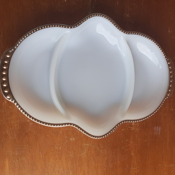 Fire King ovenware Milk Glass serving dish with gold trim - Picture 2 of 7